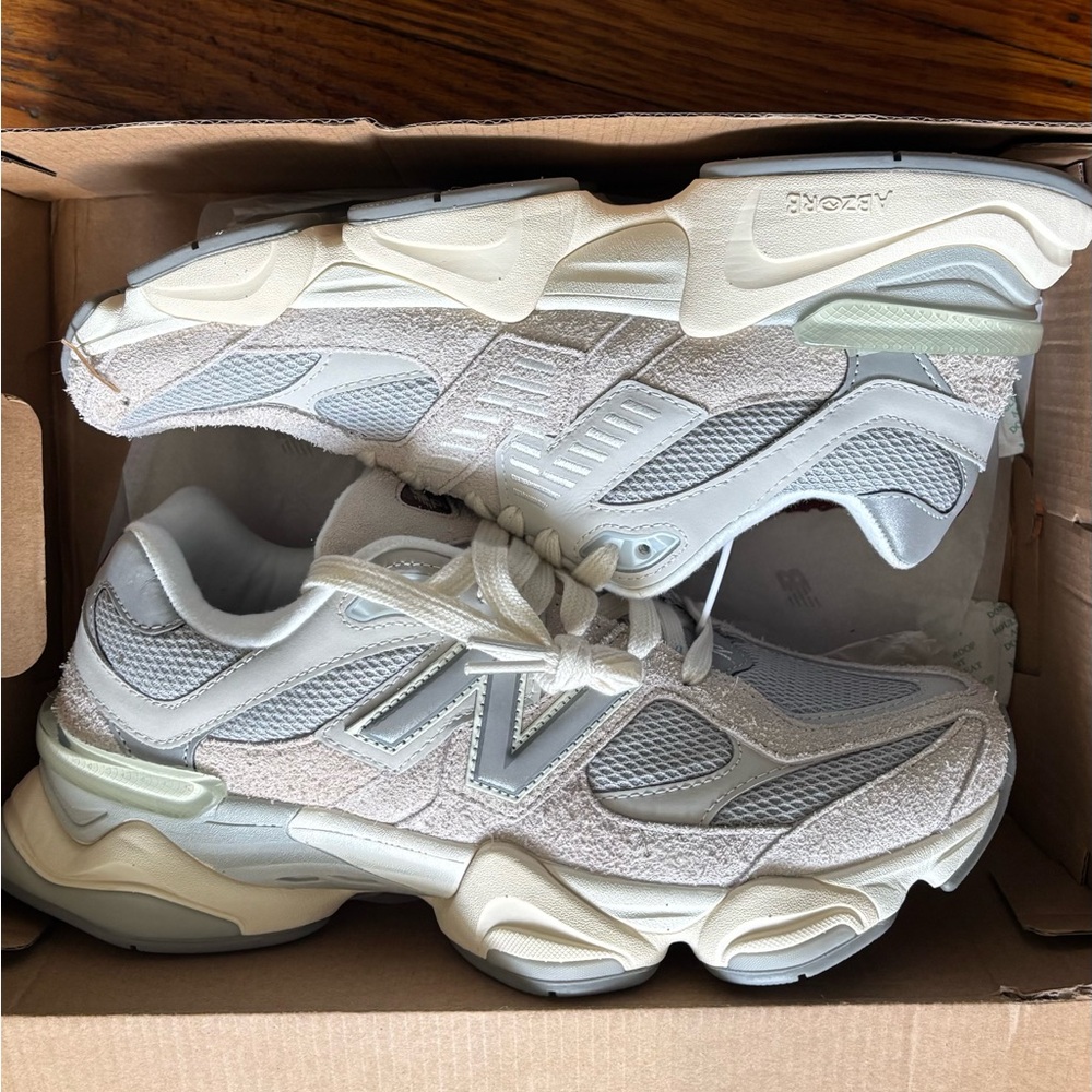 Grey New Balance 9060